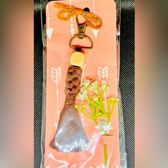 Small Macrame Keychains - Picture 3 of 4